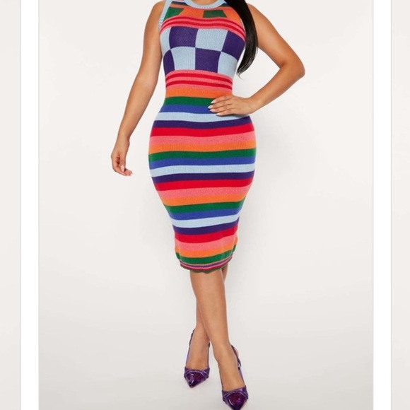 STRIKE A POSE! (Dress) - Picture 8 of 12